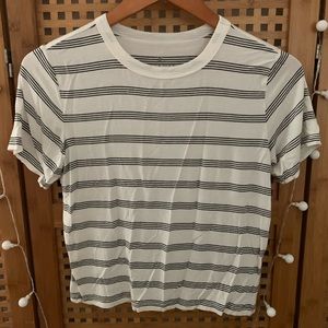 american eagle cropped tee